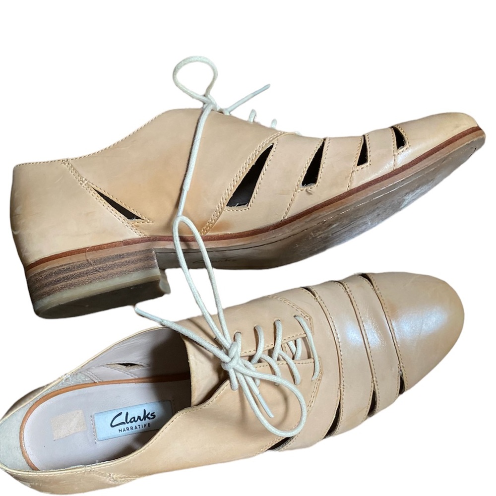 Clarks Narrative Leather Brogues Cream Size 9.5